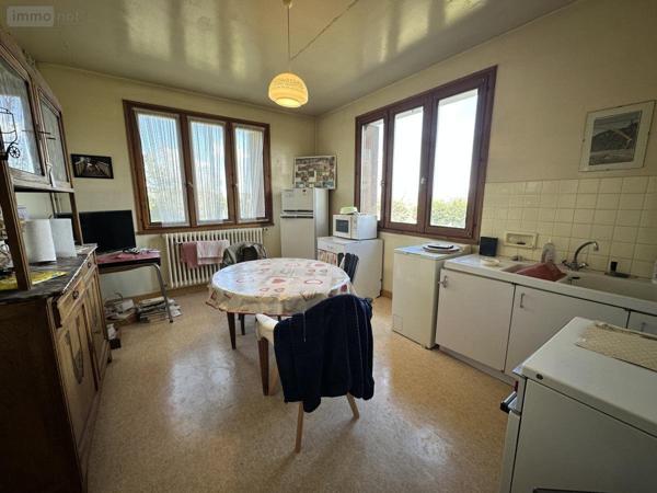 Maison à vendre à Saint-Flour dans le Cantal (15100), ref : 15046-75