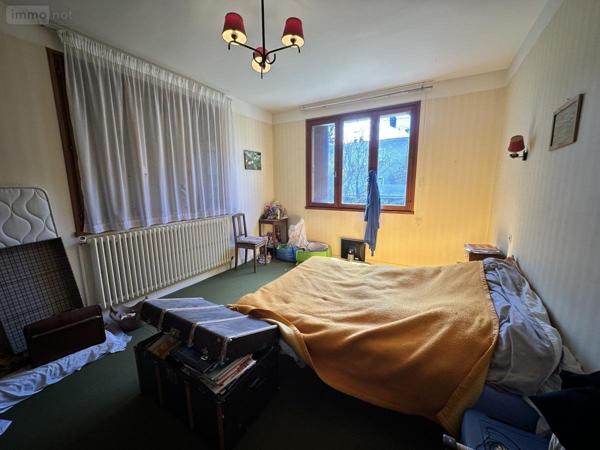 Maison à vendre à Saint-Flour dans le Cantal (15100), ref : 15046-75