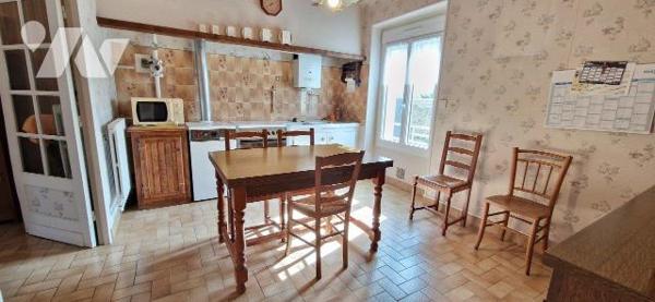 Maison de ville avec cour et garage