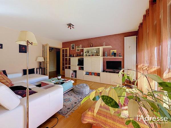 Appartement T4 lumineux avec double salon-séjour, cave et parking à Saint-Cyr-sur-Loire - Quartier La Source
