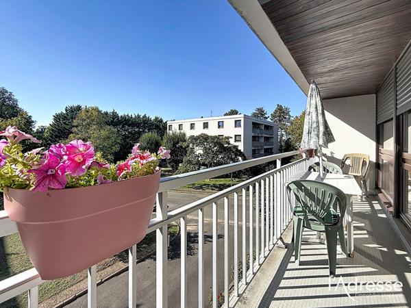 Appartement T4 lumineux avec double salon-séjour, cave et parking à Saint-Cyr-sur-Loire - Quartier La Source