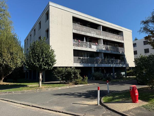Appartement T4 lumineux avec double salon-séjour, cave et parking à Saint-Cyr-sur-Loire - Quartier La Source
