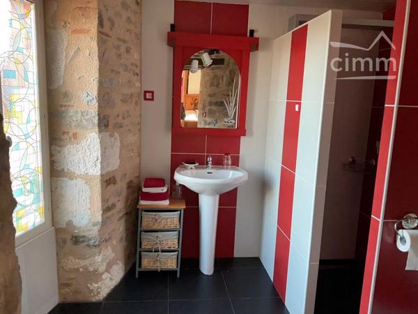 Très belles prestations pour cette demeure alliant confort moderne et authenticité.