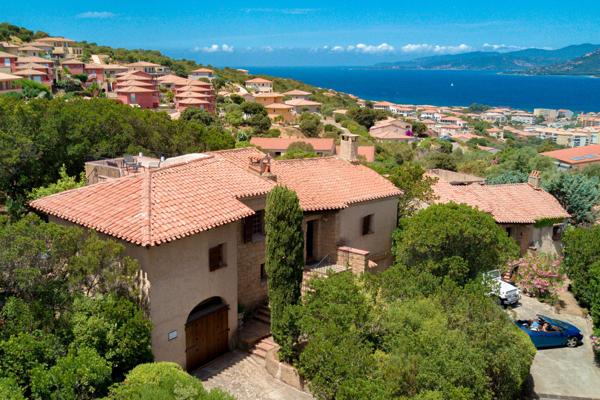 Authentique villa corse avec vue sur le golfe du Valinco Propriano (20110)
