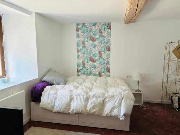 Vente                                                      Maison de village
                        
                     6 pièces                      246 m2                     à Orgères-en-Beauce