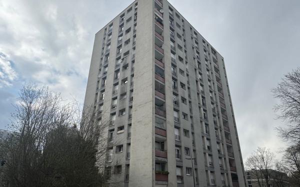 Appartement à vendre    4 pièces • 68,48 m2 Aulnay-sous-Bois