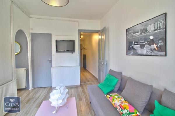 Appartement à louer 1 pièce 32.6m²