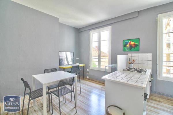 Appartement à louer 1 pièce 32.6m²