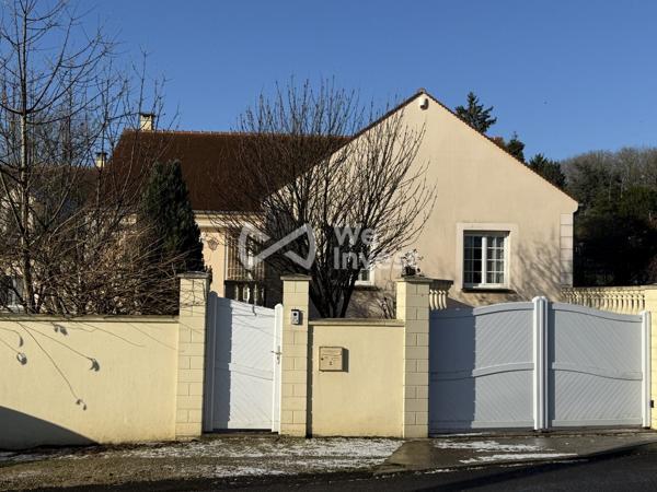 Beau Plain-pied sur un beau terrain de 937m² dans la commune de Pommeuse !