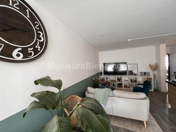 Appartement sans travaux - PLACE DE LA VENDEE - 3 Chambres