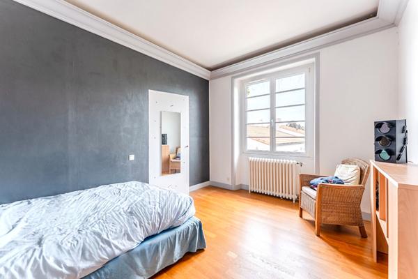 Maison 7 pièce(s) 234 m2
