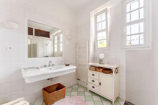 Maison 7 pièce(s) 234 m2