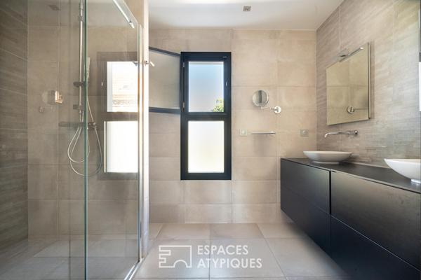 Maison d’architecte avec jardin et terrasse