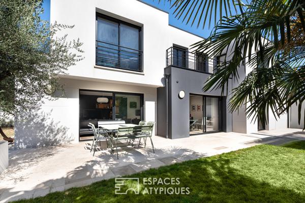 Maison d’architecte avec jardin et terrasse