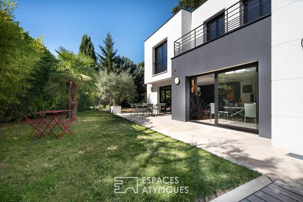 Maison d’architecte avec jardin et terrasse