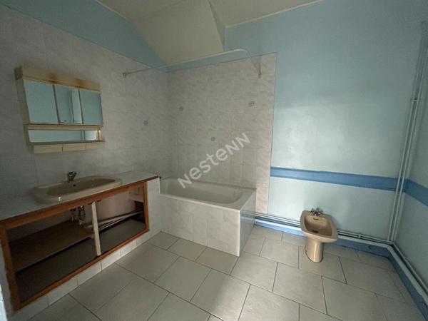 Bâtisse 165m² avec ses dépendances