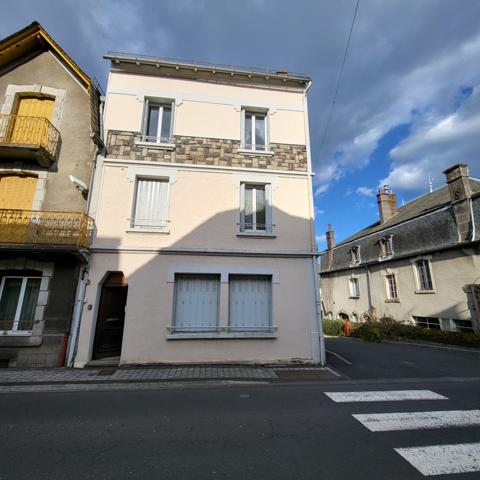 Duplex proche centre ville Riom es Montagnes (15400)