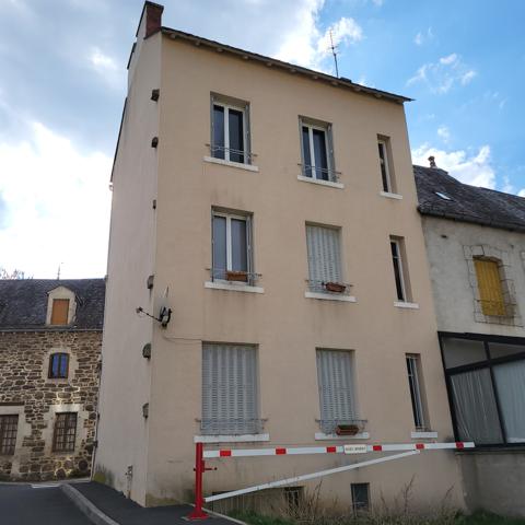 Duplex proche centre ville Riom es Montagnes (15400)