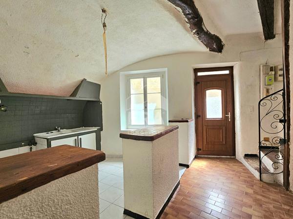 LANÇON PROVENCE - Maison de Village de 95m² avec jardin privatif - 3 chambres - Combles aménageables