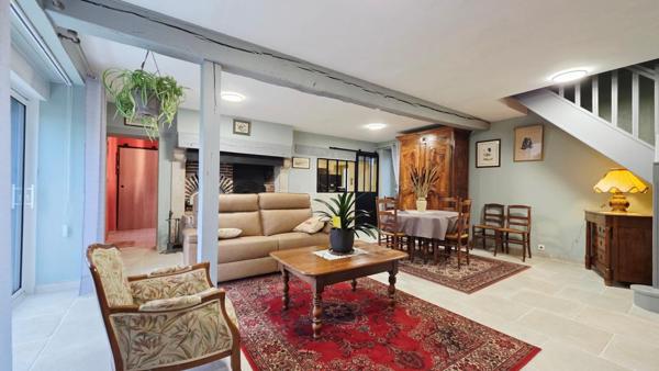 SAINT DOULCHARD MAISON 7 PIECES 6 CHAMBRES GRANGE DEPENDANCES