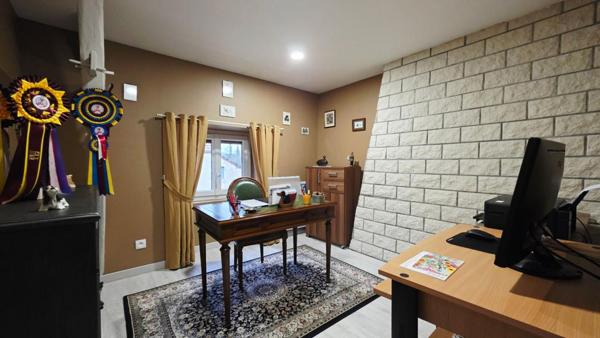 SAINT DOULCHARD MAISON 7 PIECES 6 CHAMBRES GRANGE DEPENDANCES