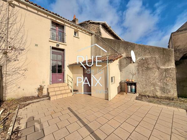 79200 PARTHENAY Maison de ville à Parthenay