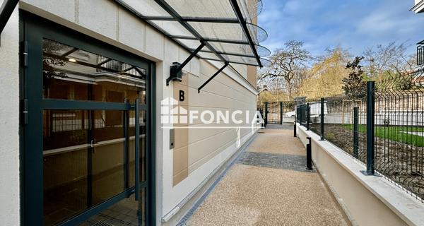 Location Studio meublé 22.95 m² - Viroflay 78220