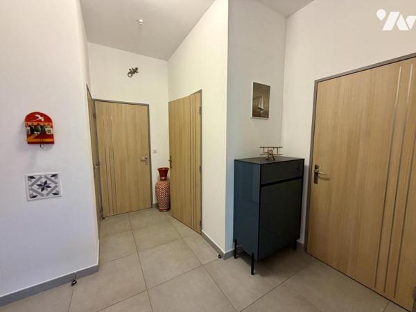 SAINT PIERRE HYPER CENTRE VILLE T2 EN REZ DE JARDIN