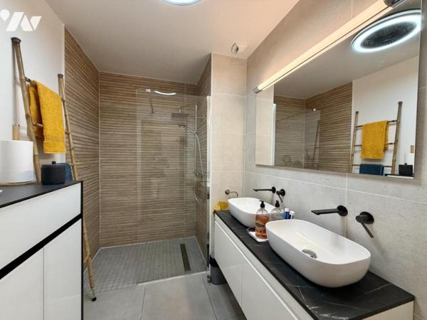 SAINT PIERRE HYPER CENTRE VILLE T2 EN REZ DE JARDIN