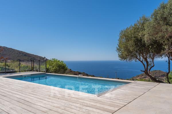 Maison avec piscine et vue mer