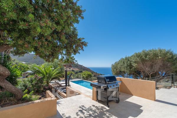 Maison avec piscine et vue mer