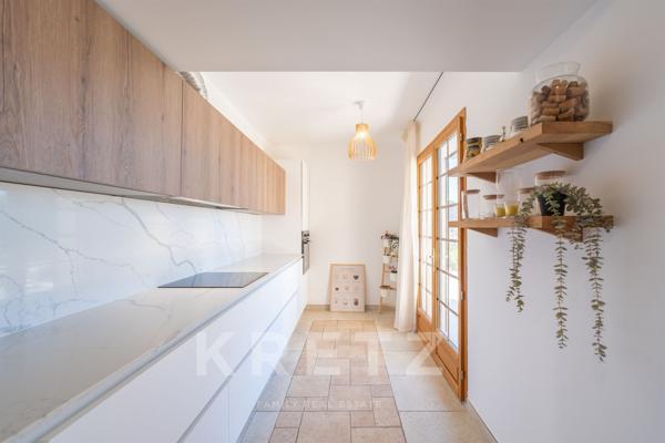 Maison avec piscine et vue mer