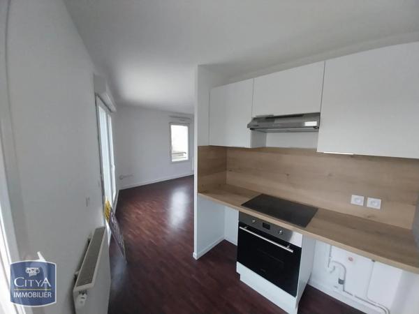 Appartement à louer 4 pièces 70.86m² Douai (59500)