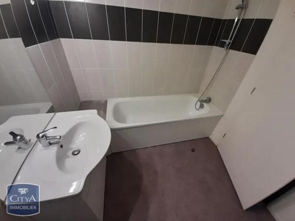 Appartement à louer 4 pièces 70.86m² Douai (59500)