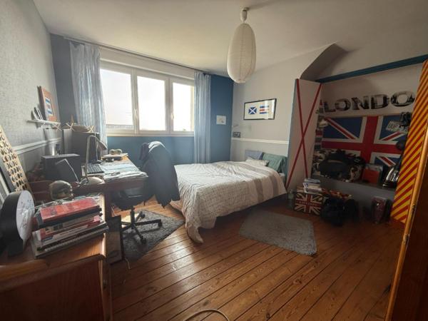 Maison de 136 M2, 3 chambres, proche des commodités à pieds