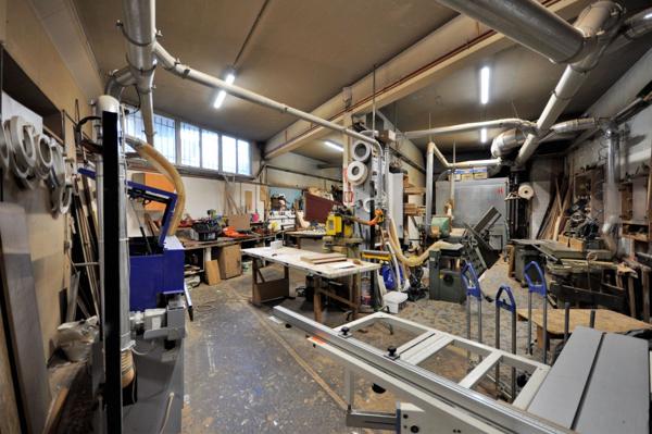 Clichy, Secteur république, Local commercial toutes activités de 238m² -214.40m² carrez hsp 3.7m