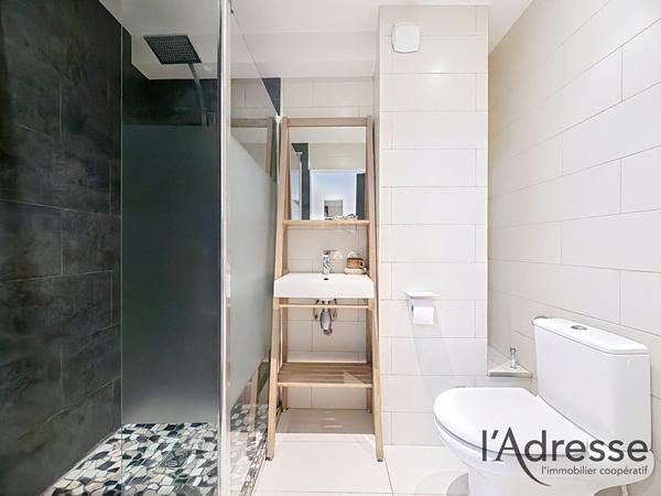 IDEAL INVESTISSEUR ou PREMIER ACHAT: Mandelieu coquet STUDIO 27m2 avec cave !