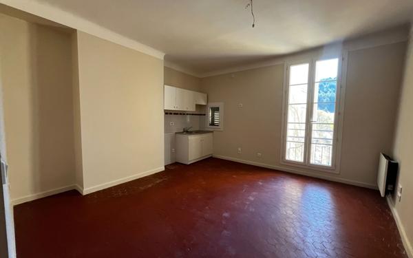 Appartement à louer    2 pièces •  Riez