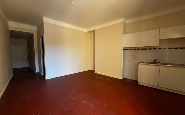 Appartement à louer    2 pièces •  Riez