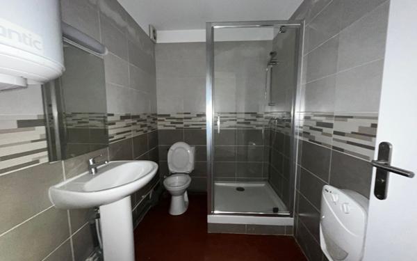 Appartement à louer    2 pièces •  Riez