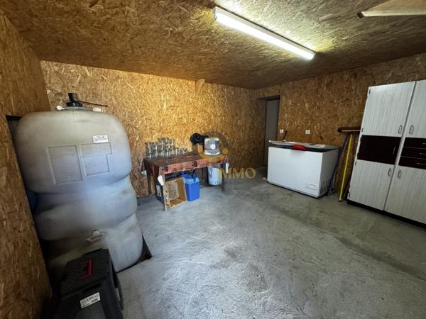 À VENDRE – Maison avec 38679m² de terrain et nombreuses dépendances