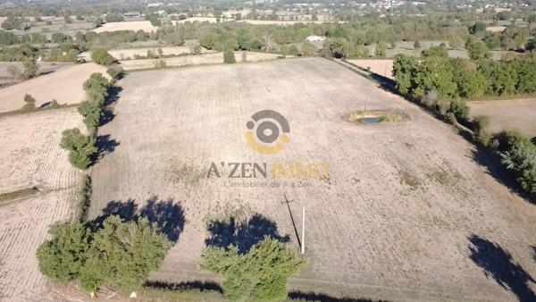 À VENDRE – Maison avec 38679m² de terrain et nombreuses dépendances