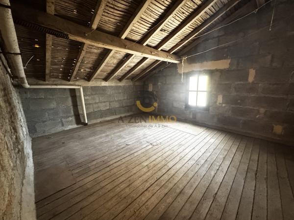 À VENDRE – Maison avec 38679m² de terrain et nombreuses dépendances