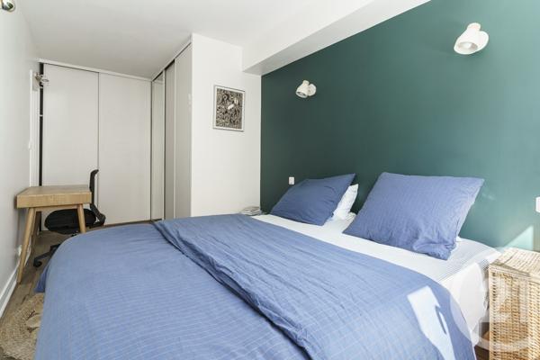 Appartement à vendre  3 pièces - 58 m 2   PARIS  - 75019