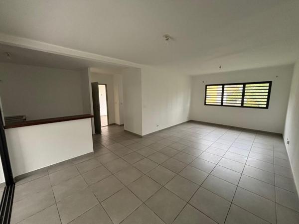 Appartement T3 Superficie 70 m2 avec 14m2 de terrasse et Jardin 105 m2