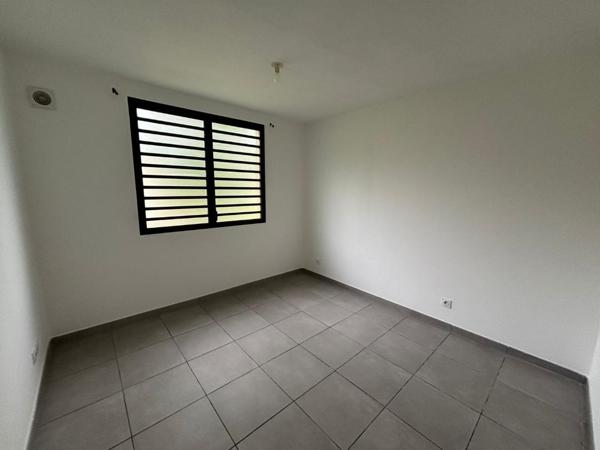 Appartement T3 Superficie 70 m2 avec 14m2 de terrasse et Jardin 105 m2