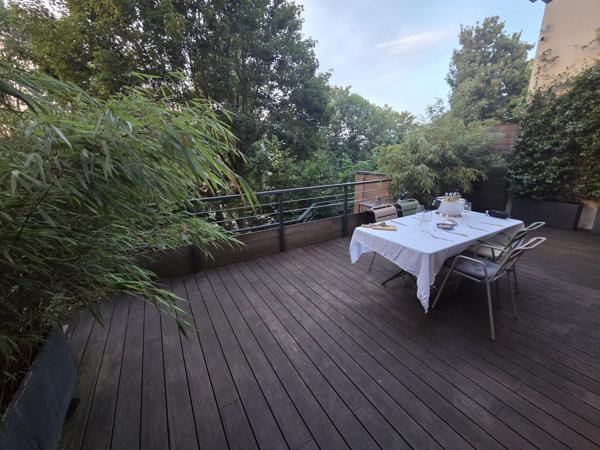 Loft
         3 pièces
        - 90 m² Bien prestige 695 000 € *