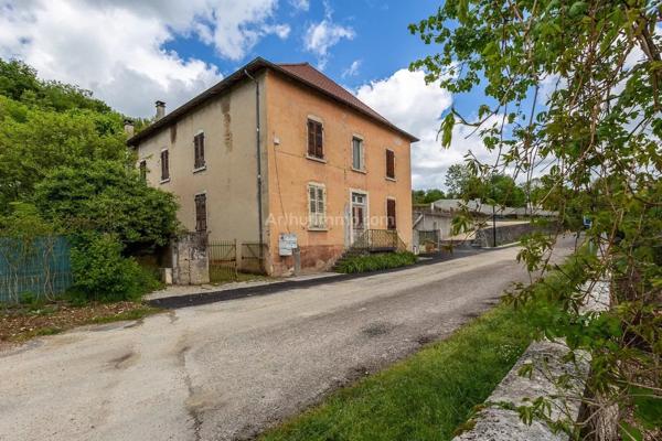 Vente Immeuble 12 pièces 264 m2 à Brégnier-Cordon