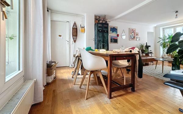 Appartement à vendre    3 pièces • 82 m2 Paris 10