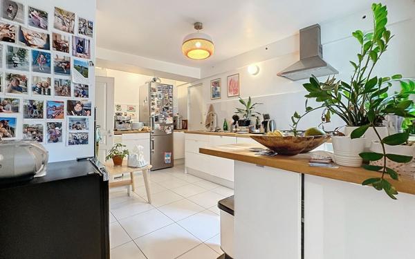 Appartement à vendre    3 pièces • 82 m2 Paris 10